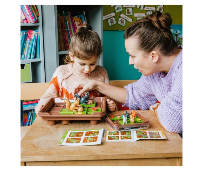 Smart games - squirrels go nuts!, joc de logica cu 80 de provocari, 6+ ani, editie internationala Smart games - squirrels go nuts!, joc de logica cu 80 de provocari, 6+ ani, editie internationala