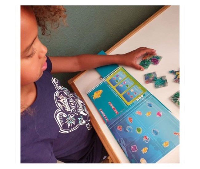 Smart games - coral reef, joc de logica cu 48 de provocari, 4+ ani, editie internationala Smart games - coral reef, joc de logica cu 48 de provocari, 4+ ani, editie internationala