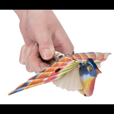 Pasare care ciripeste si da din aripi, din metal, mecanica, 17 cm Pasare care ciripeste si da din aripi, din metal, mecanica, 17 cm