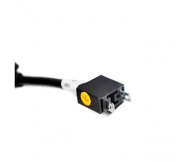 Adaptor CanBus cu soclu H7 pentru becuri Xenon sau LED, 12V - 24V Adaptor CanBus cu soclu H7 pentru becuri Xenon sau LED, 12V - 24V