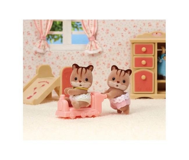 Figurine Sylvanian Families - Gemenii Veverite Figurine Sylvanian Families - Gemenii Veverite