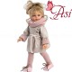 Papusa Sabrina Blonda cu Hainuta si Fular Roz 40cm Papusa Sabrina Blonda cu Hainuta si Fular Roz 40cm