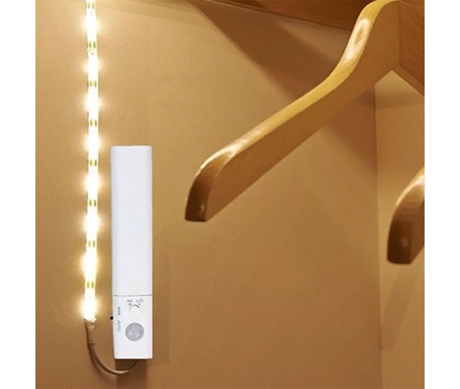 Banda led 2835 2.4w 1m 2700k senzor miscare alimentare baterii 4xaaa Banda led 2835 2.4w 1m 2700k senzor miscare alimentare baterii 4xaaa