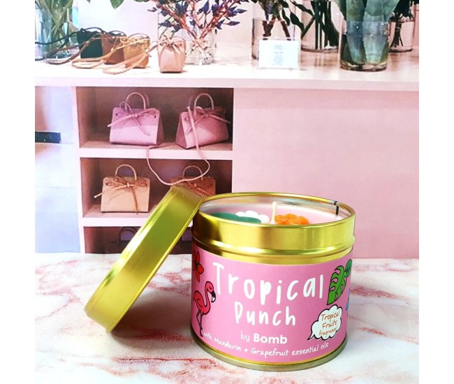 Lumanare parfumata 180g Tropical Punch (Cutie metalica), Bomb Cosmetics Lumanare parfumata 180g Tropical Punch (Cutie metalica), Bomb Cosmetics