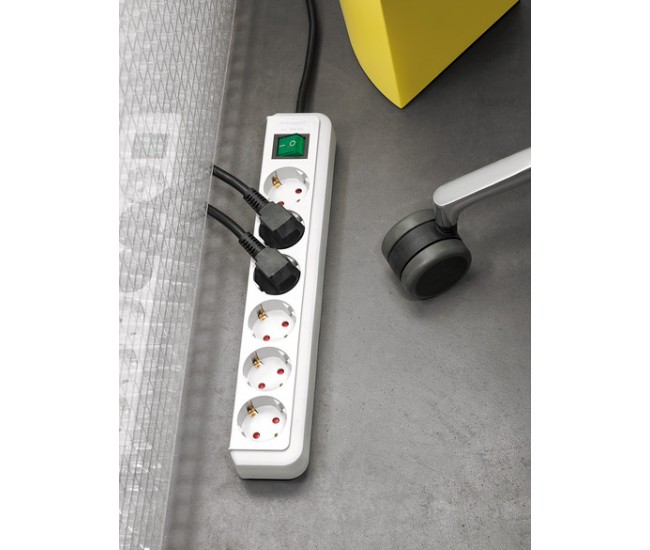 Prelungitor Brennenstuhl Eco-Line 8 prize, 3m H05VV-F 3G1,5, Alb Prelungitor Brennenstuhl Eco-Line 8 prize, 3m H05VV-F 3G1,5, Alb