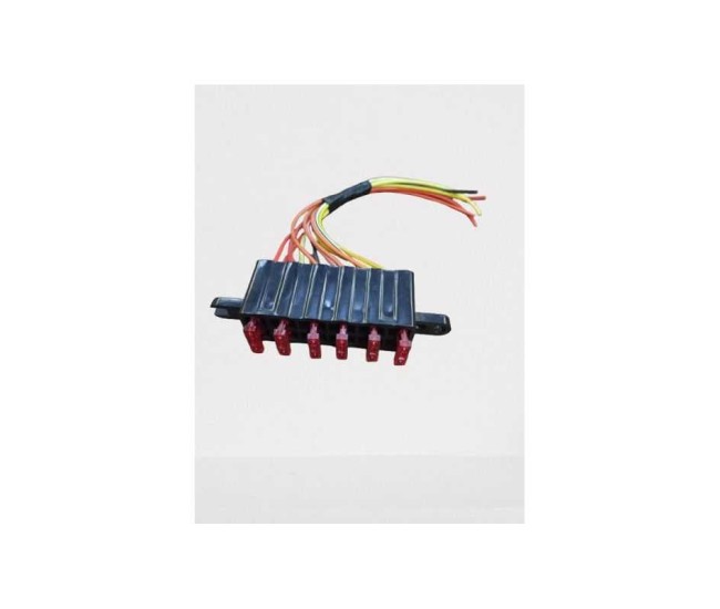Suport siguranta auto medie 20mm cutie /bloc pentru 6 sigurante 10A /incluse /cu fir Suport siguranta auto medie 20mm cutie /bloc pentru 6 sigurante 10A /incluse /cu fir
