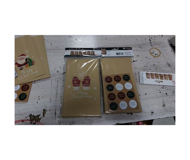 Set 12 Pungi de Cadou, Flippy, Tema Craciun, 12 Stickere Incluse, 22 x 12 x 8 cm, din Hartie, Maro Set 12 Pungi de Cadou, Flippy, Tema Craciun, 12 Stickere Incluse, 22 x 12 x 8 cm, din Hartie, Maro