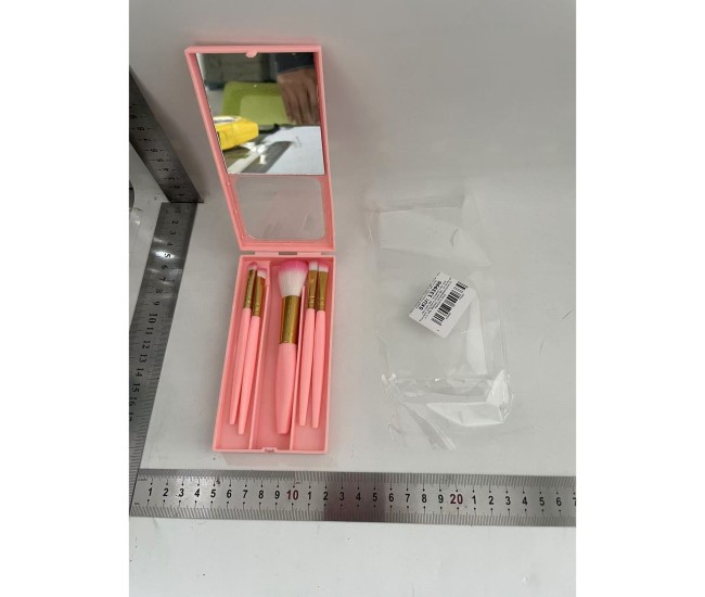 Set 5 Pensule de Machiaj cu Peri Moi, Flippy, cu Suport pentru Depozitare si Oglinda, Roz Set 5 Pensule de Machiaj cu Peri Moi, Flippy, cu Suport pentru Depozitare si Oglinda, Roz