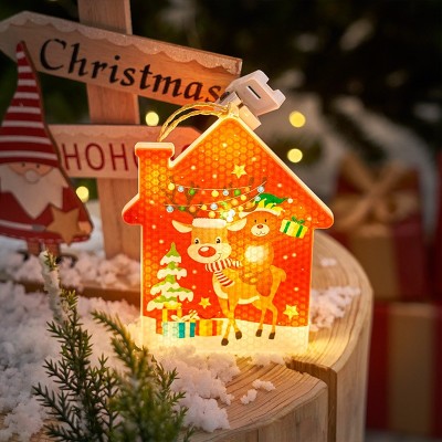 Decoratiune de Craciun Luminoasa in forma de casa, 11.5 x 9.7 cm, cu ren, cu agatatoare, Alb Cald, Flippy Decoratiune de Craciun Luminoasa in forma de casa, 11.5 x 9.7 cm, cu ren, cu agatatoare, Alb Cald, Flippy