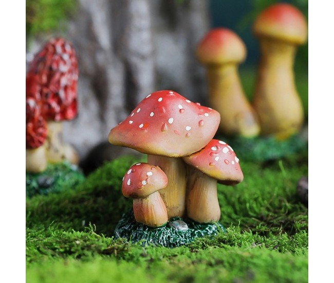 Decoratiune Ornament pentru Ghiveci, Flippy, Decoratiune pentru Gradina, Model 1 Ciuperci Rosii cu Buline Albe, 3.1 x 4 cm, Rosu