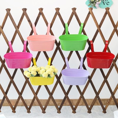 Decoratiune pentru ghivece cu flori, Flippy, Model Galeata suspendata din fier, diverse culori, 28 cm Decoratiune pentru ghivece cu flori, Flippy, Model Galeata suspendata din fier, diverse culori, 28 cm