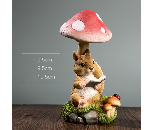 Decoratiune pentru Gradina, Flippy, Lumini LED cu Incarcare solara, 19.5 x 9.5 x 9.5 cm, Model Ciuperca cu Veverita care Citeste, Maro