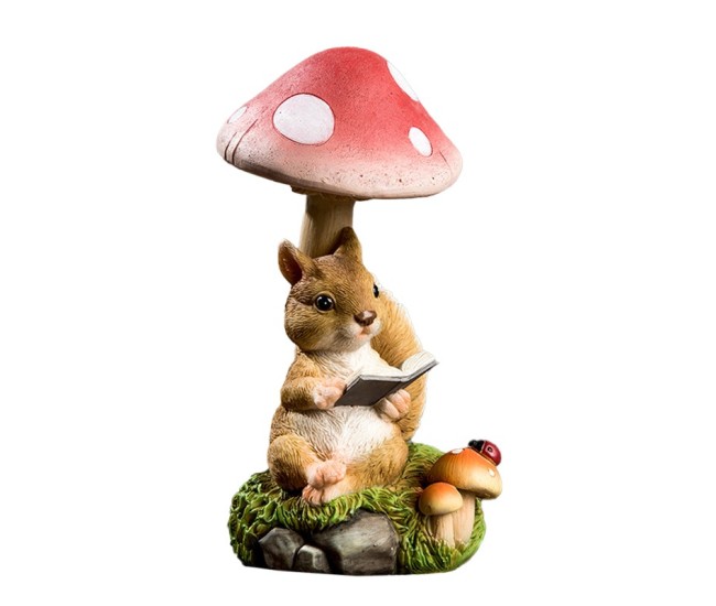 Decoratiune pentru Gradina, Flippy, Lumini LED cu Incarcare solara, 19.5 x 9.5 x 9.5 cm, Model Ciuperca cu Veverita care Citeste, Maro