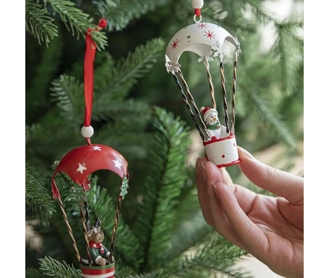 Figurina pentru Brad de Craciun, Flippy, Model Ren in Balon cu Aer Cald, Ornament pentru Brad, din Metal, 11 x 5.5 x 5.5 cm, Rosu inchis Figurina pentru Brad de Craciun, Flippy, Model Ren in Balon cu Aer Cald, Ornament pentru Brad, din Metal, 11 x 5.5 x 5.5 cm, Rosu inchis