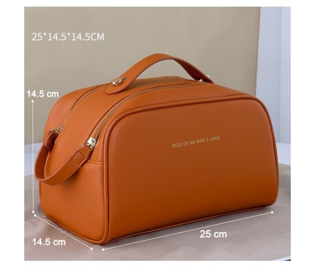 Geanta cosmetice pentru femei Flippy, material poliuretan, 25 x 14.5 x 14.5 cm, Impermeabila, Maro Geanta cosmetice pentru femei Flippy, material poliuretan, 25 x 14.5 x 14.5 cm, Impermeabila, Maro
