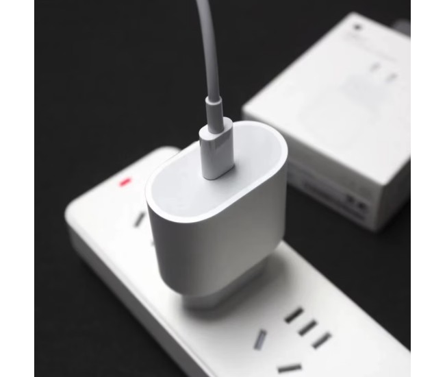 Incarcator Retea Fast Charge, Flippy, Incarcator Standard European PD30W, Compatibil cu iPhone 15/16, Cablu Fast Charge Inclus de 27W, 1m, Alb Incarcator Retea Fast Charge, Flippy, Incarcator Standard European PD30W, Compatibil cu iPhone 15/16, Cablu Fast Charge Inclus de 27W, 1m, Alb