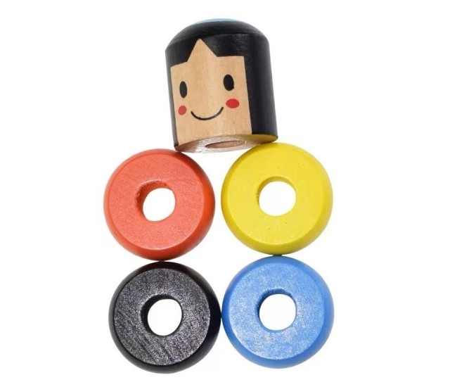 Jucarie din lemn pentru copii, soldatel indestructibil multicolor Jucarie din lemn pentru copii, soldatel indestructibil multicolor