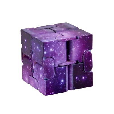 Jucarie Interactiva Antistres cu Miscari Infinite, Cub Magic, 3 ani, 4x4x4cm, Violet Jucarie Interactiva Antistres cu Miscari Infinite, Cub Magic, 3 ani, 4x4x4cm, Violet