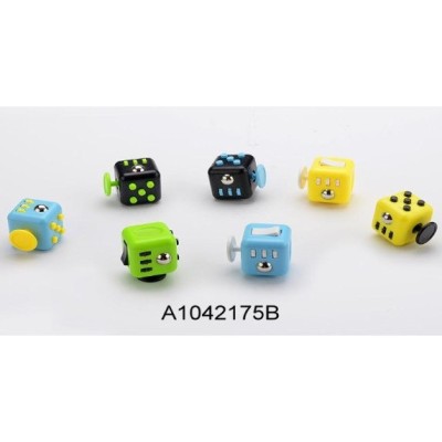 Jucarie interactiva antistres cub cu 6 avtivitati, multicolor Jucarie interactiva antistres cub cu 6 avtivitati, multicolor