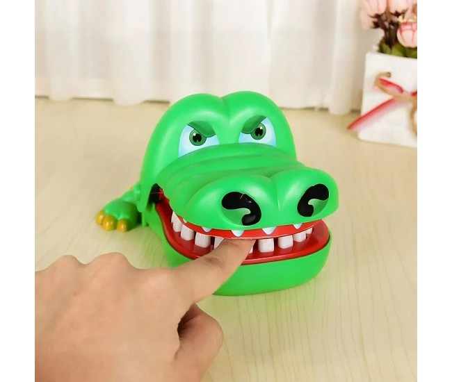 Jucarie interactiva Crocodil Dentist, Flippy, Joc de Grup/Familie, 13 Dinti, Extra Big 21 x 14.5 x 11 cm, Verde Jucarie interactiva Crocodil Dentist, Flippy, Joc de Grup/Familie, 13 Dinti, Extra Big 21 x 14.5 x 11 cm, Verde