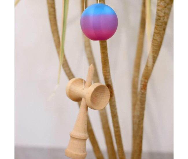 Jucarie Interactiva Kendama, Flippy, din Lemn, 18 cm, Joc de Indemanare pentru Copii si Adulti, Model Gradient 1, Roz/Mov/Albastru Jucarie Interactiva Kendama, Flippy, din Lemn, 18 cm, Joc de Indemanare pentru Copii si Adulti, Model Gradient 1, Roz/Mov/Albastru