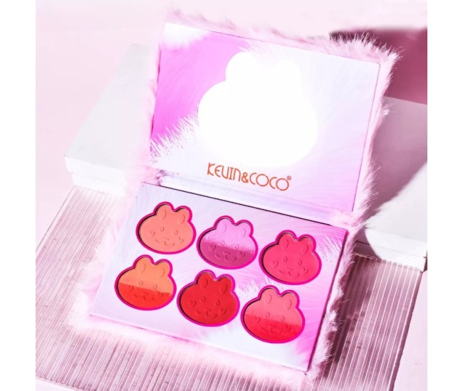 Set de Machiaj Kevin&Coco, 6 culori Blush, Husa Pufoasa, Model Pisicuta, 17.3x12.5x5 cm, Multicolor Set de Machiaj Kevin&Coco, 6 culori Blush, Husa Pufoasa, Model Pisicuta, 17.3x12.5x5 cm, Multicolor