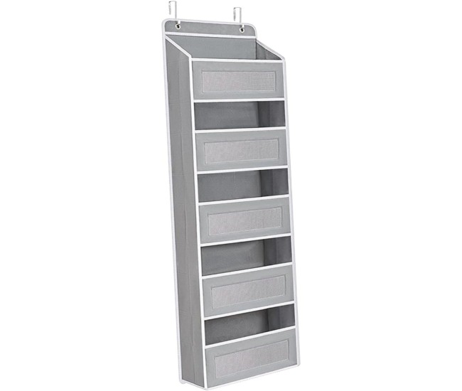 Organizator Suspendat pentru Usi, Flippy, din Nailon si Plasa, Baza de Carton Ingrosat, 5 Buzunare Principale + 5 Buzunare Laterale, 146 x 40 x 17 cm, 2 Carlige Incluse, Gri Organizator Suspendat pentru Usi, Flippy, din Nailon si Plasa, Baza de Carton Ingrosat, 5 Buzunare Principale + 5 Buzunare Laterale, 146 x 40 x 17 cm, 2 Carlige Incluse, Gri