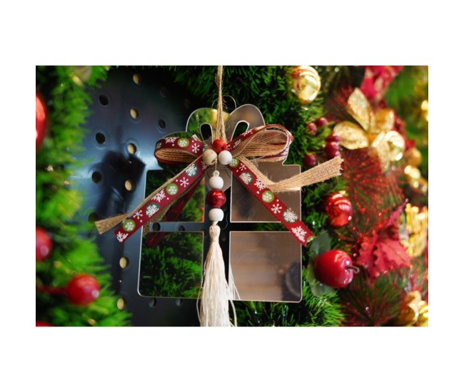 Ornament brad, Flippy, Cadou, Argintiu, Lucios, 14*26CM, Acril, Interior/ Exterior Ornament brad, Flippy, Cadou, Argintiu, Lucios, 14*26CM, Acril, Interior/ Exterior