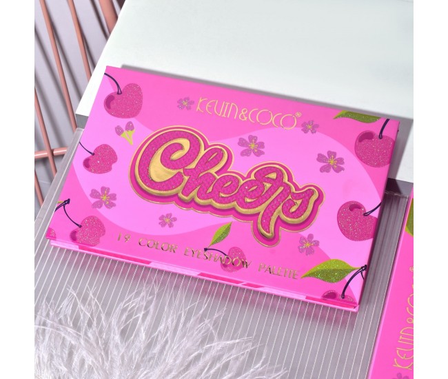 Paleta de Machiaj, KEVIN & COCO, Cherry Blossom. Fard de Pleoape, 19 culori, 19.2 x 12.8 x 1.4 cm Paleta de Machiaj, KEVIN & COCO, Cherry Blossom. Fard de Pleoape, 19 culori, 19.2 x 12.8 x 1.4 cm