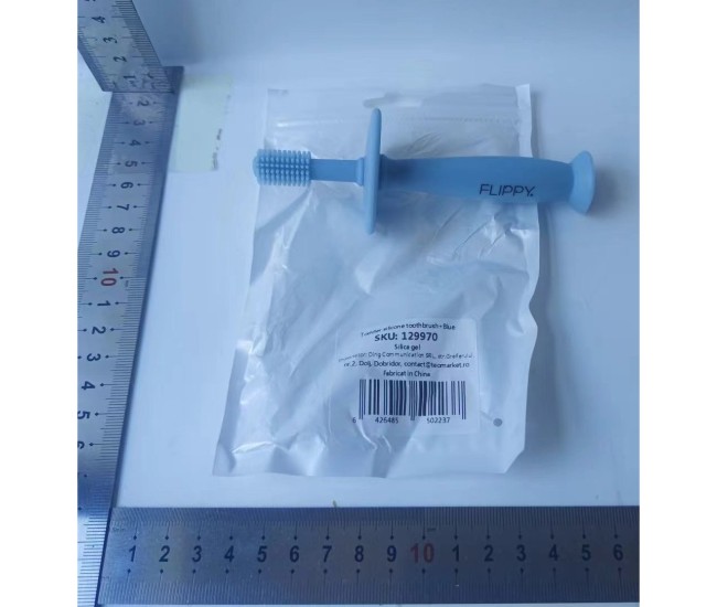 Periuta de Dinti din Silicon pentru Bebelusi, Flippy, fara BPA, 360 Grade, Bariera Anti-Inghitire, Maner Ergonomic, 12.5 x 15 cm, Albastru