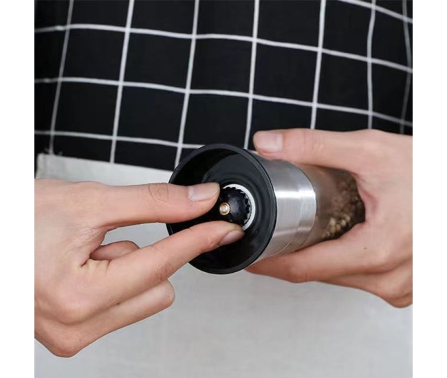 Rasnita Manuala pentru boabe, Flippy, Rasnita pentru Piper Sare Cafea, din Sticla cu Otel inoxidabil, 13.5 x 6.5 cm, volum 180 ml, Transparenta cu Capac din Inox Rasnita Manuala pentru boabe, Flippy, Rasnita pentru Piper Sare Cafea, din Sticla cu Otel inoxidabil, 13.5 x 6.5 cm, volum 180 ml, Transparenta cu Capac din Inox