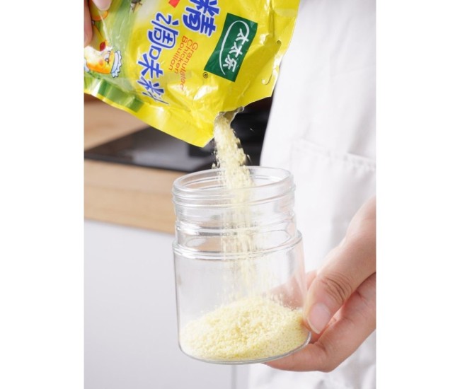 Recipient Condimente, Flippy, din Stilca, 180 ml, cu Maner si Lingurita, 10.6 x 7 x 7 cm, Capac Mat, Alb Recipient Condimente, Flippy, din Stilca, 180 ml, cu Maner si Lingurita, 10.6 x 7 x 7 cm, Capac Mat, Alb