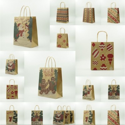 Set 12 pungi cadou Flippy, imprimeu tematica Craciun, model random, din hartie, 18.5 x 22.5 x 8.5 cm, multicolor