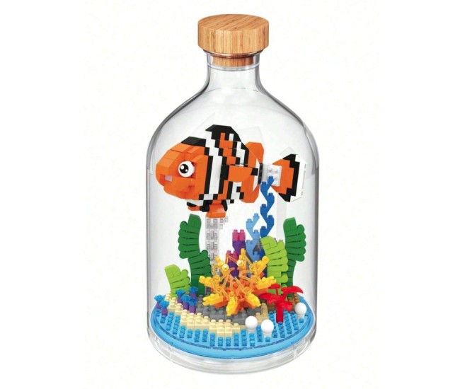Set Constructie Peste Clown in sticla decorativa, Flippy, Mini Piese Tip Pixel, Acvariu decorativ creativ pentru copii si adulti, 19 x 12 x 12 cm, Transparent Multicolor