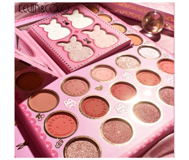 Set farduri 2 in 1 Kevin&Coco, paleta 62 nuante, mini paleta iluminator tip carte, rezistenta ridicata, 22 x 17 cm, 430 g, multicolor Set farduri 2 in 1 Kevin&Coco, paleta 62 nuante, mini paleta iluminator tip carte, rezistenta ridicata, 22 x 17 cm, 430 g, multicolor