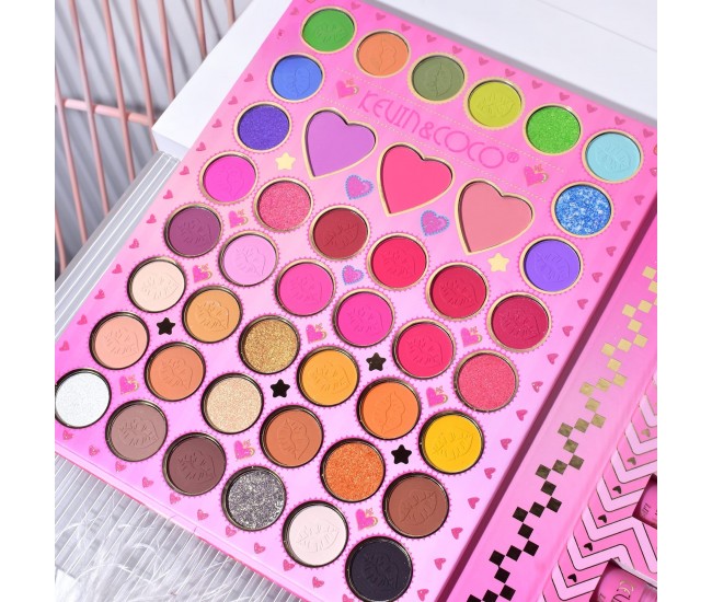 Set 8 Produse de Machiaj, KEVIN & COCO, Butterfly Dream Girl, 49 de culori, 24.7 x 19.7 x 2.7 cm Set 8 Produse de Machiaj, KEVIN & COCO, Butterfly Dream Girl, 49 de culori, 24.7 x 19.7 x 2.7 cm