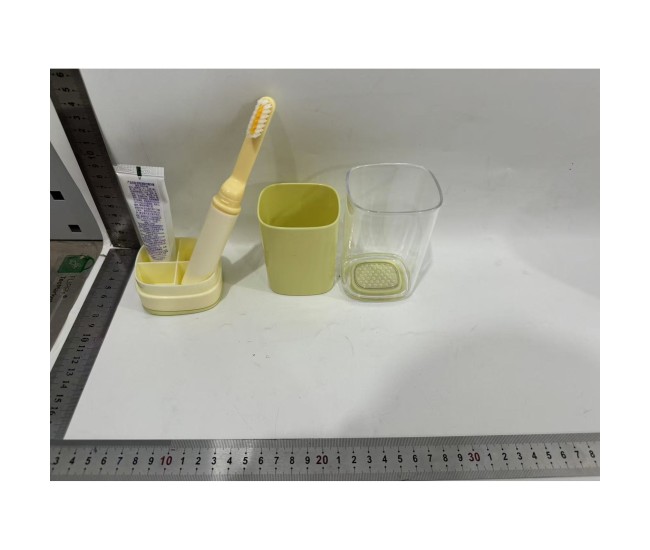 Cana Multifunctionala pentru Voiaj, Flippy, cu Functii de Depozitare si Suport Articole Igiena Dentara, 13 x 6.8 x 6 cm, Galben