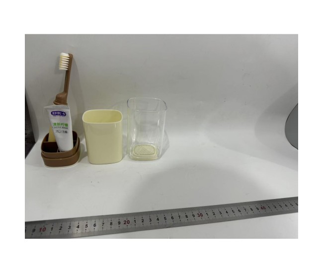 Cana Multifunctionala pentru Voiaj, Flippy, cu Functii de Depozitare si Suport Articole Igiena Dentara, 13 x 6.8 x 6 cm, Maro deschis Cana Multifunctionala pentru Voiaj, Flippy, cu Functii de Depozitare si Suport Articole Igiena Dentara, 13 x 6.8 x 6 cm, Maro deschis
