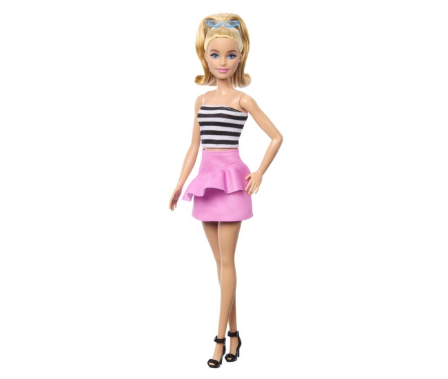 Papusa barbie fashionista blonda cu parul prin in coada si fusta roz Papusa barbie fashionista blonda cu parul prin in coada si fusta roz