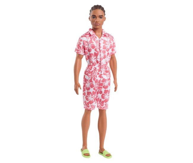 Barbie papusa baiat fashionistas in salopeta stil hawaian si sandale verzi