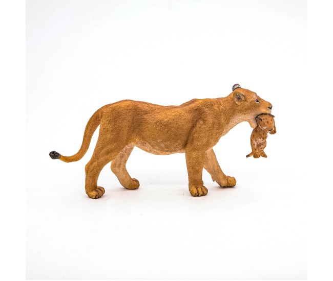 Papo figurina leoaica cu pui Papo figurina leoaica cu pui