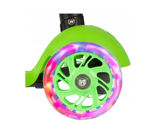 Trotineta malplay buburuza tip scooter cu 3 roti verde Trotineta malplay buburuza tip scooter cu 3 roti verde