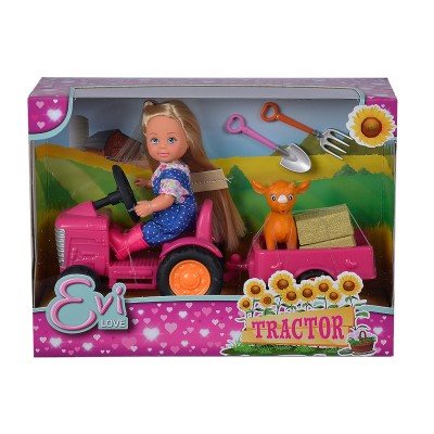 Papusa evi love cu tractor