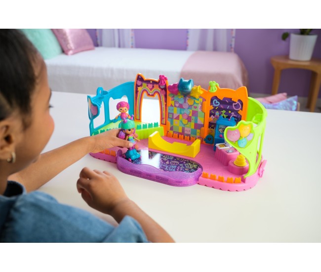 Gabbys dollhouse set de joaca camera de petrecere Gabbys dollhouse set de joaca camera de petrecere