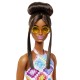 Papusa barbie fashionista satena cu ochelari de soare galbeni Papusa barbie fashionista satena cu ochelari de soare galbeni