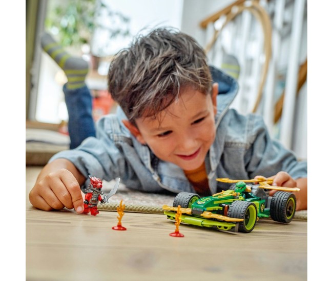 Lego ninjago masina de curse pull-back a lui lloyd 71828