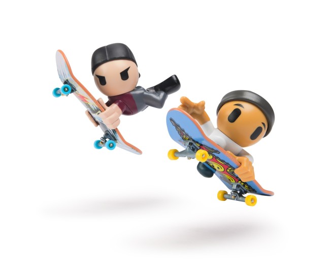 Tech dech sk8 crew pachet 2 seturi placa si figurina 9.6cm sapca neagra si casca neagra Tech dech sk8 crew pachet 2 seturi placa si figurina 9.6cm sapca neagra si casca neagra