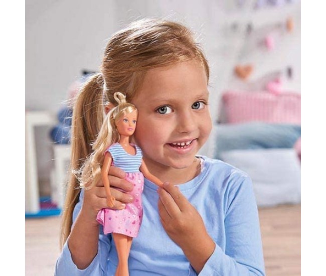 Set steffi love familie cu copilas nou-nascut surpriza Set steffi love familie cu copilas nou-nascut surpriza