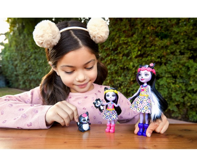 Enchantimals set papusi surori si animalutele lor sage skunk si caper si sabella skunk si striper Enchantimals set papusi surori si animalutele lor sage skunk si caper si sabella skunk si striper