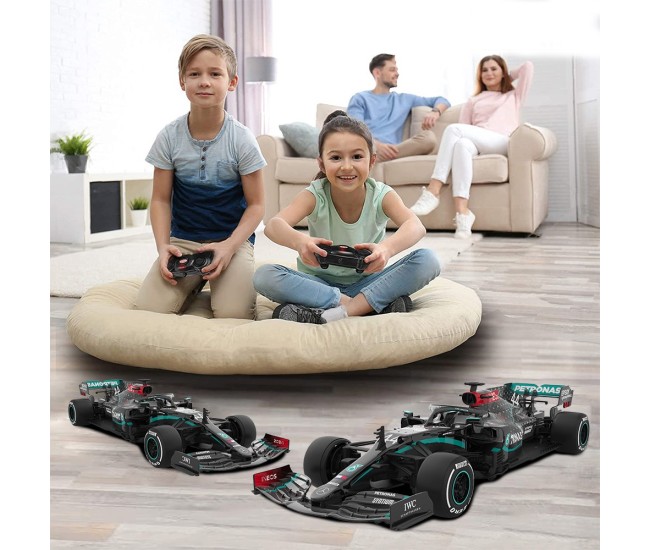 Masina cu telecomanda mercedes amg f1 w11 eq performance scara 1 la 18 Masina cu telecomanda mercedes amg f1 w11 eq performance scara 1 la 18